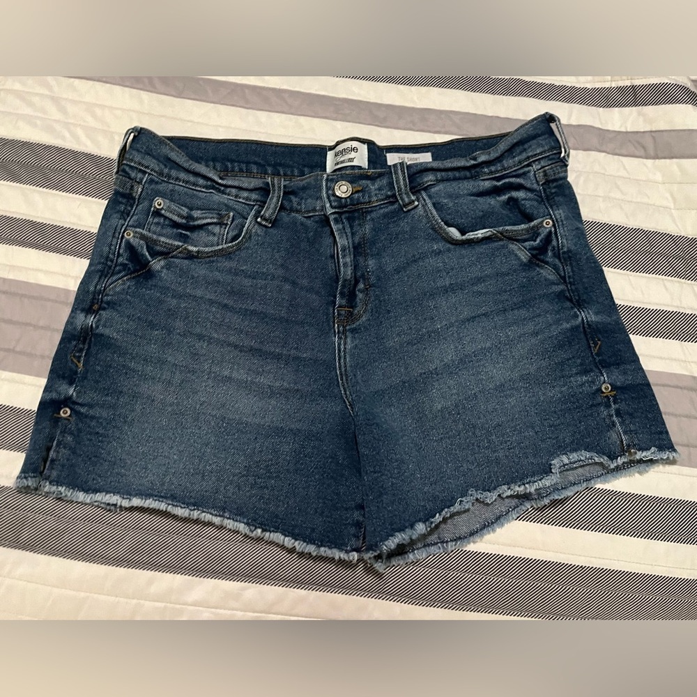 Woman’s Kensie Vintage Luxe  Blue Denim Jeans Shorts 6/28